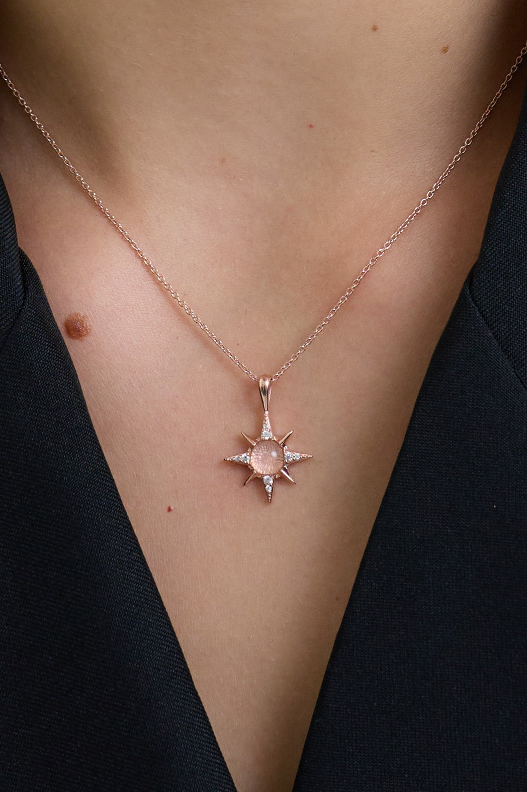 Near the stars Necklace - Rose Quartz