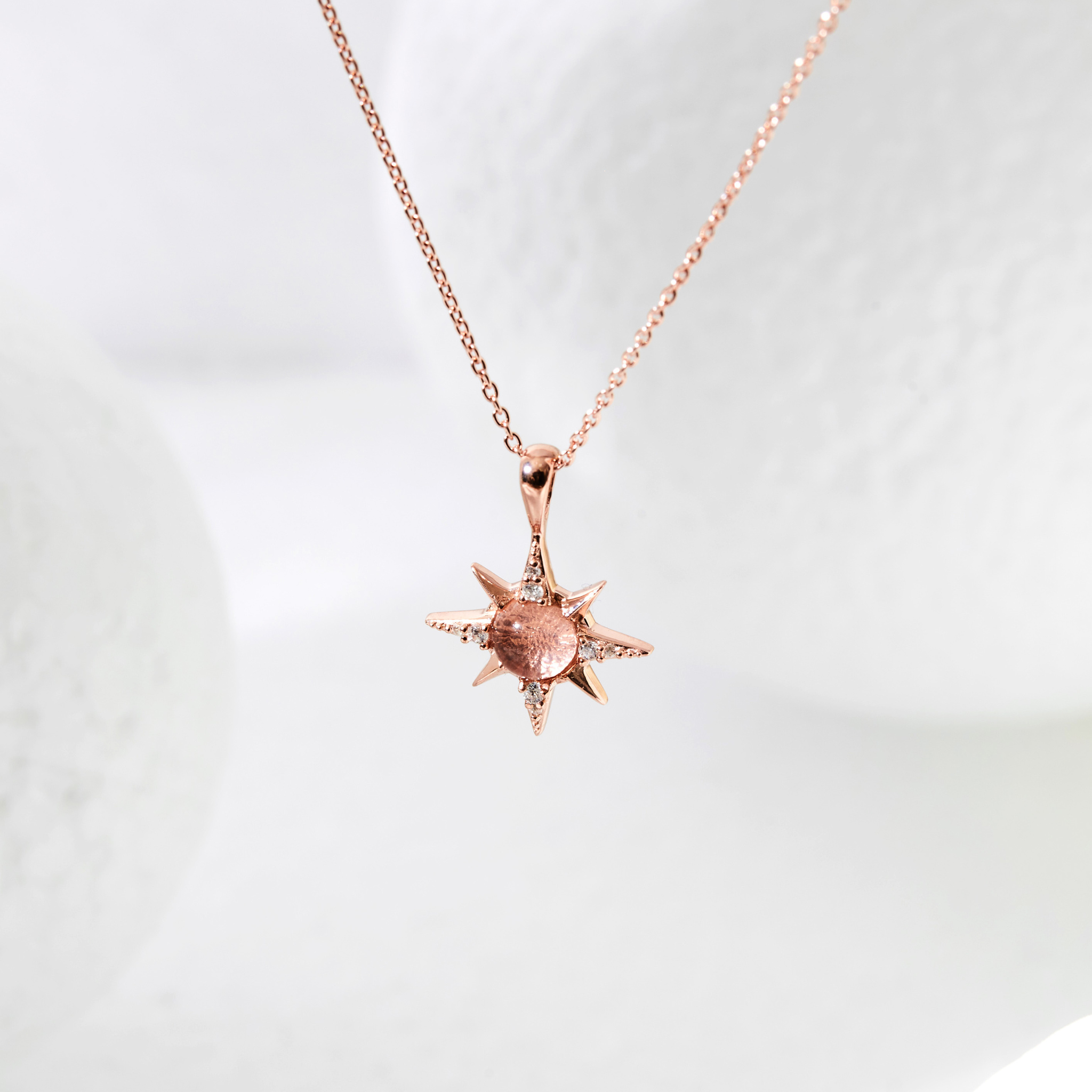 Near the stars Necklace - Rose Quartz