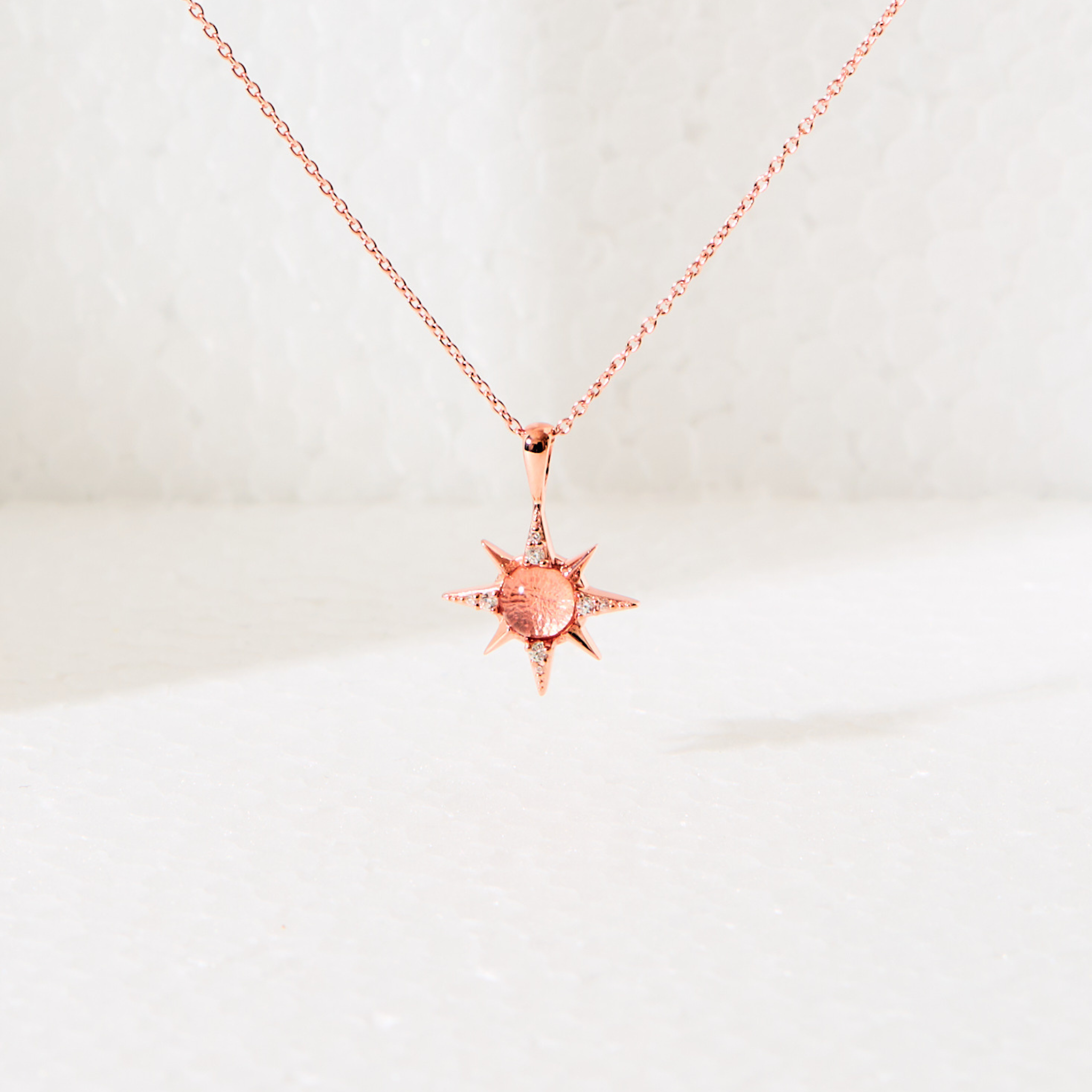Near the stars Necklace - Rose Quartz